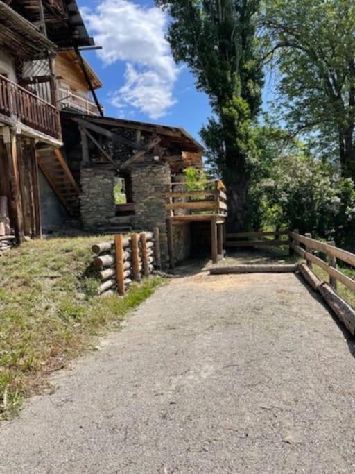 Chalet Avec Vue Sur Le Fort De Chateau Queyras المظهر الخارجي الصورة